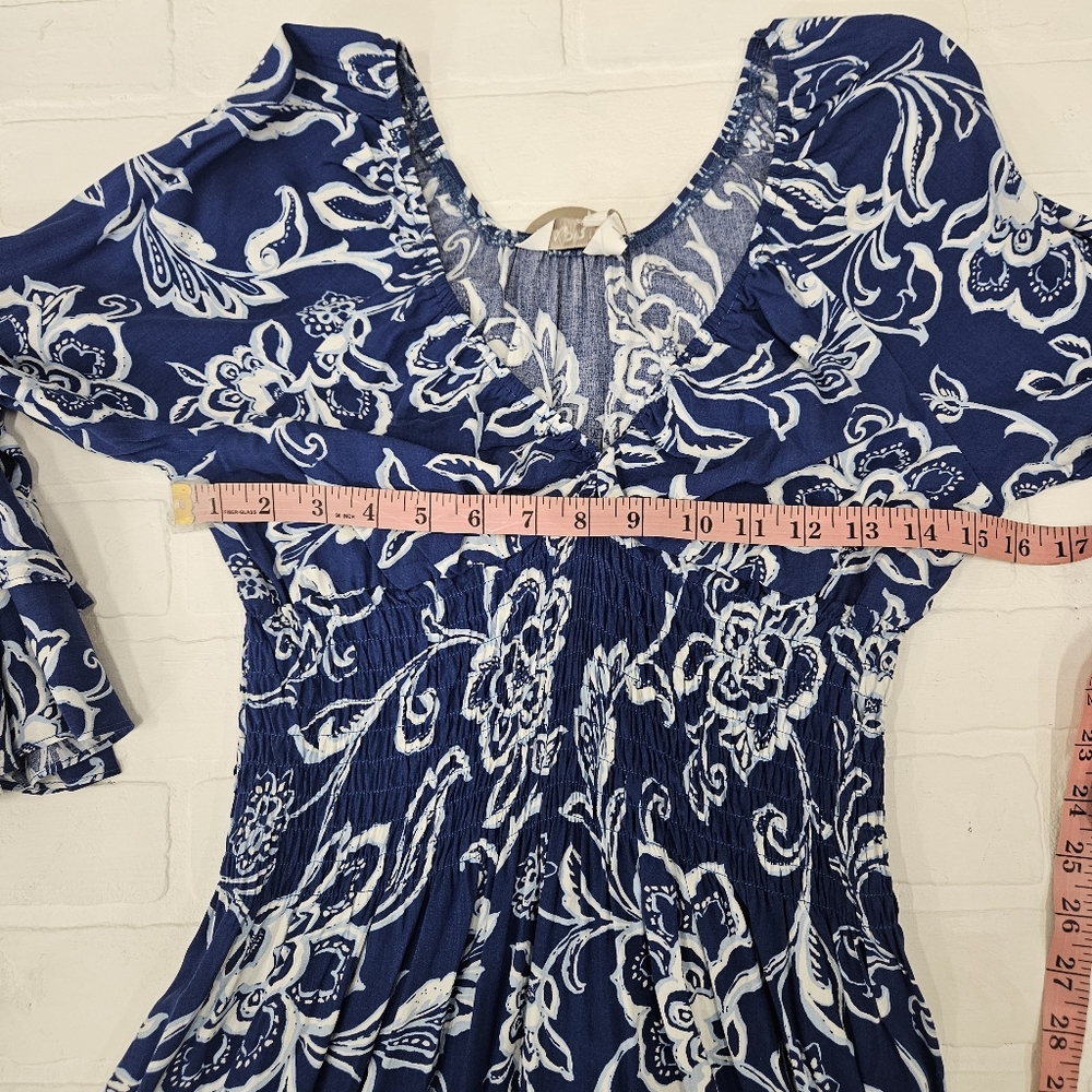 Bell Sleeve Hibiscus Print Dress - Picture 8 of 10